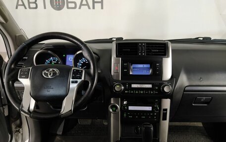 Toyota Land Cruiser Prado 150 рестайлинг 2, 2012 год, 3 099 000 рублей, 10 фотография