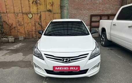 Hyundai Solaris II рестайлинг, 2015 год, 1 020 000 рублей, 1 фотография