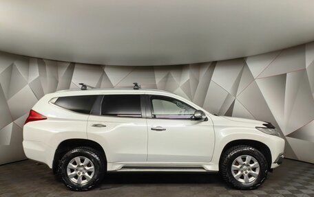 Mitsubishi Pajero Sport III рестайлинг, 2017 год, 2 199 000 рублей, 6 фотография