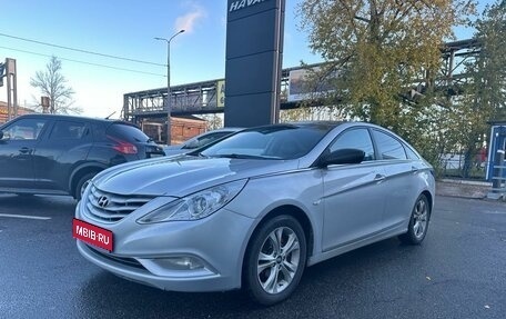 Hyundai Sonata VI, 2011 год, 999 000 рублей, 1 фотография