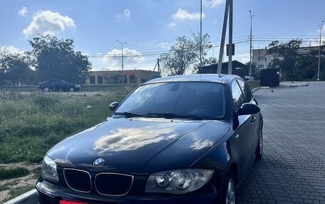 BMW 1 серия, 2006 год, 800 000 рублей, 2 фотография