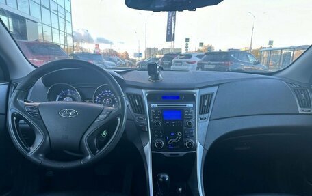 Hyundai Sonata VI, 2011 год, 999 000 рублей, 7 фотография