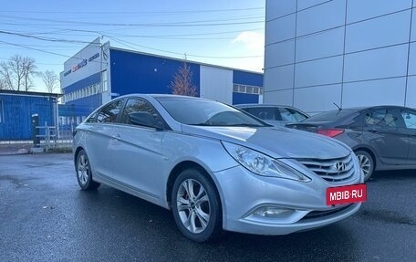 Hyundai Sonata VI, 2011 год, 999 000 рублей, 3 фотография