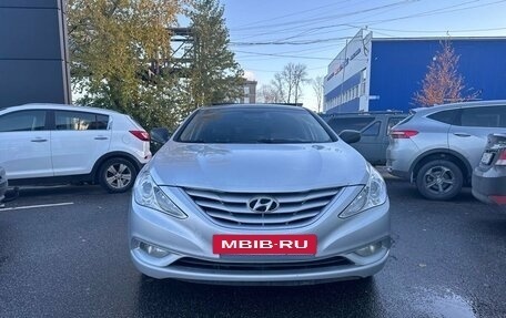 Hyundai Sonata VI, 2011 год, 999 000 рублей, 2 фотография