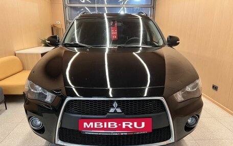 Mitsubishi Outlander III рестайлинг 3, 2011 год, 1 386 000 рублей, 2 фотография