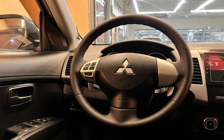 Mitsubishi Outlander III рестайлинг 3, 2011 год, 1 386 000 рублей, 15 фотография