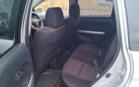 Toyota Ist II, 2002 год, 595 000 рублей, 32 фотография