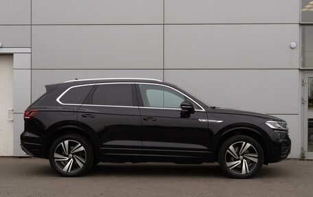 Volkswagen Touareg III, 2019 год, 5 129 000 рублей, 5 фотография