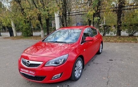 Opel Astra J, 2010 год, 920 000 рублей, 1 фотография