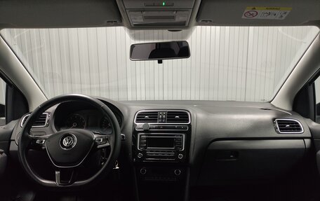 Volkswagen Polo VI (EU Market), 2017 год, 1 080 000 рублей, 15 фотография