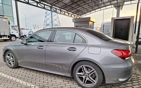 Mercedes-Benz A-Класс, 2019 год, 3 300 000 рублей, 2 фотография