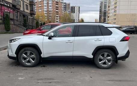 Toyota RAV4, 2021 год, 3 550 000 рублей, 2 фотография