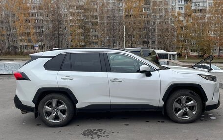 Toyota RAV4, 2021 год, 3 550 000 рублей, 3 фотография