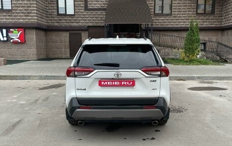 Toyota RAV4, 2021 год, 3 550 000 рублей, 4 фотография