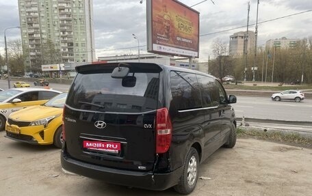 Hyundai Grand Starex Grand Starex I рестайлинг 2, 2012 год, 1 850 000 рублей, 3 фотография