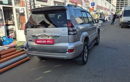 Toyota Land Cruiser Prado 120 рестайлинг, 2005 год, 2 550 000 рублей, 2 фотография