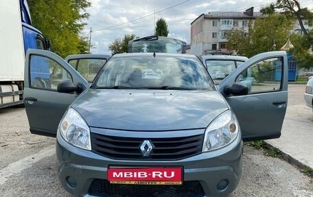 Renault Sandero I, 2010 год, 700 000 рублей, 1 фотография