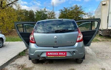 Renault Sandero I, 2010 год, 700 000 рублей, 2 фотография