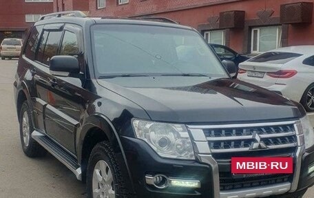 Mitsubishi Pajero IV, 2015 год, 2 800 000 рублей, 2 фотография