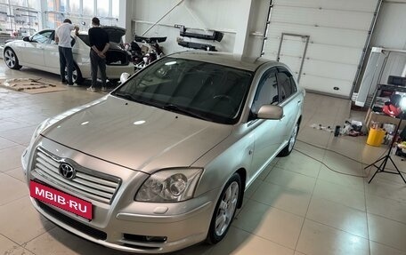 Toyota Avensis III рестайлинг, 2004 год, 1 085 000 рублей, 5 фотография