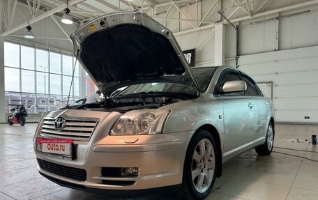 Toyota Avensis III рестайлинг, 2004 год, 1 085 000 рублей, 13 фотография