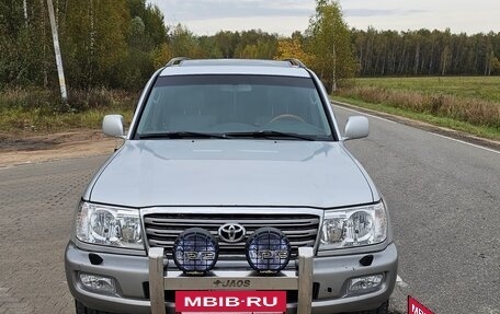 Toyota Land Cruiser 100 рестайлинг 2, 2005 год, 2 500 000 рублей, 13 фотография