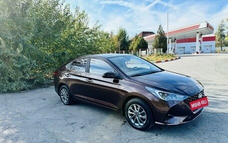 Hyundai Solaris II рестайлинг, 2021 год, 1 990 000 рублей, 2 фотография