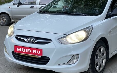 Hyundai Solaris II рестайлинг, 2012 год, 625 000 рублей, 2 фотография