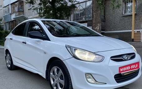 Hyundai Solaris II рестайлинг, 2012 год, 625 000 рублей, 4 фотография