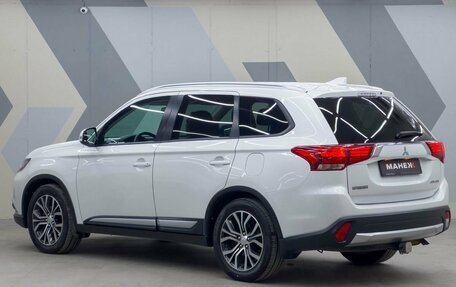 Mitsubishi Outlander III рестайлинг 3, 2018 год, 2 900 000 рублей, 4 фотография