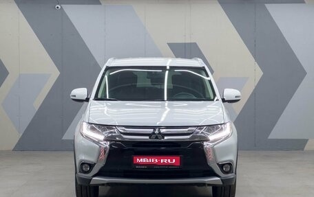 Mitsubishi Outlander III рестайлинг 3, 2018 год, 2 900 000 рублей, 2 фотография