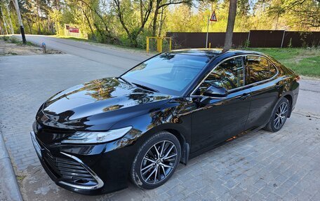 Toyota Camry, 2021 год, 3 600 000 рублей, 1 фотография