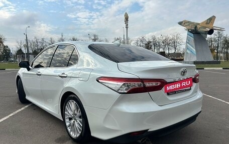 Toyota Camry, 2019 год, 2 750 000 рублей, 2 фотография