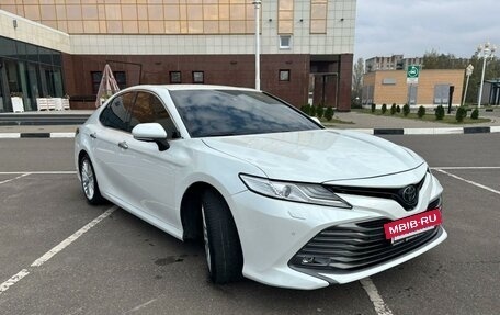 Toyota Camry, 2019 год, 2 750 000 рублей, 8 фотография