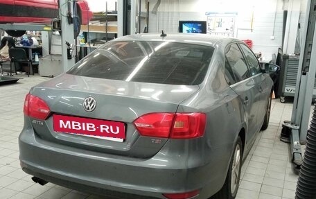 Volkswagen Jetta VI, 2013 год, 1 242 000 рублей, 4 фотография