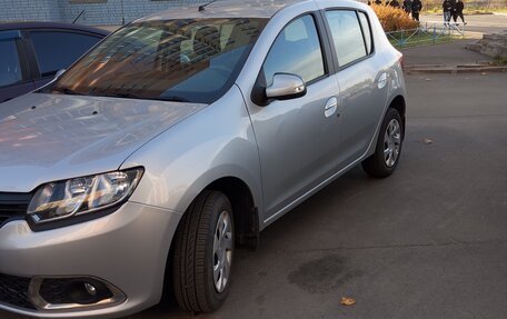 Renault Sandero II рестайлинг, 2018 год, 1 090 000 рублей, 2 фотография