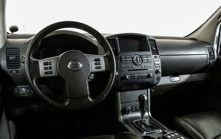 Nissan Navara (Frontier), 2010 год, 1 749 000 рублей, 11 фотография