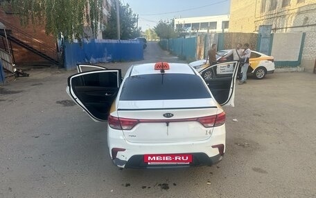 KIA Rio IV, 2018 год, 980 000 рублей, 2 фотография