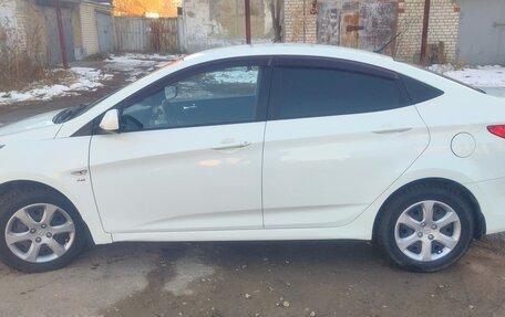 Hyundai Solaris II рестайлинг, 2011 год, 830 000 рублей, 6 фотография