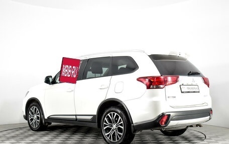 Mitsubishi Outlander III рестайлинг 3, 2017 год, 1 920 000 рублей, 7 фотография