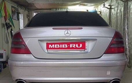 Mercedes-Benz E-Класс, 2004 год, 850 000 рублей, 2 фотография