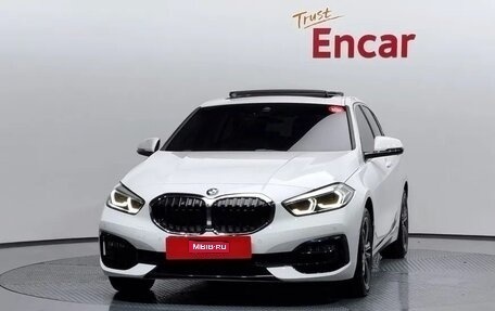 BMW 1 серия, 2021 год, 2 945 000 рублей, 1 фотография