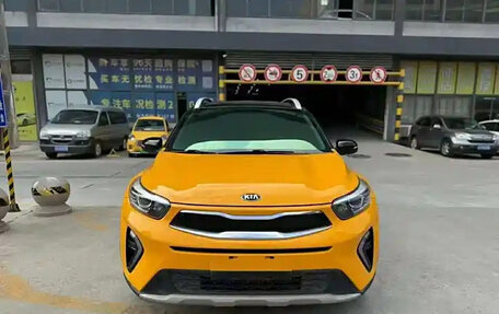 KIA Stonic, 2021 год, 1 300 000 рублей, 3 фотография