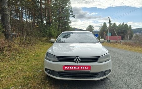 Volkswagen Jetta VI, 2012 год, 1 600 000 рублей, 2 фотография