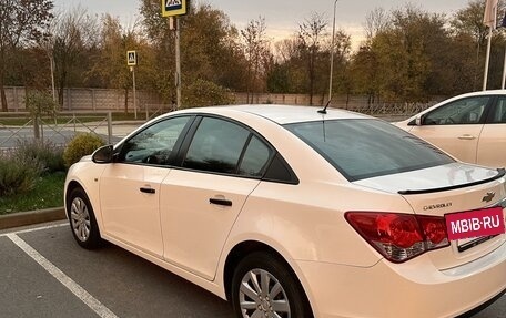 Chevrolet Cruze II, 2011 год, 870 000 рублей, 3 фотография