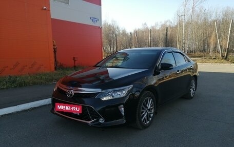 Toyota Camry, 2017 год, 2 850 000 рублей, 2 фотография