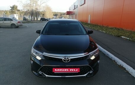 Toyota Camry, 2017 год, 2 850 000 рублей, 12 фотография