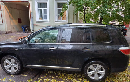 Toyota Highlander III, 2011 год, 1 800 000 рублей, 4 фотография