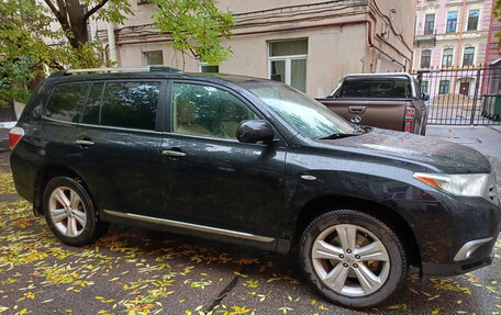 Toyota Highlander III, 2011 год, 1 800 000 рублей, 2 фотография