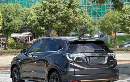 Honda Vezel, 2021 год, 1 390 000 рублей, 4 фотография